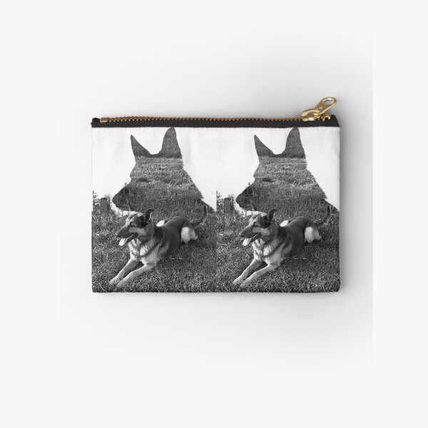 Item preview, r2727 / Finition 2021 / 5 " Les Chiens de l'Armée et moi , un contact personnel (c)(h) Olavia-Olao Okaio Créations designed and sold by o.okaïo.
