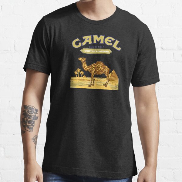 Cigarettes de chameau T-shirt essentiel