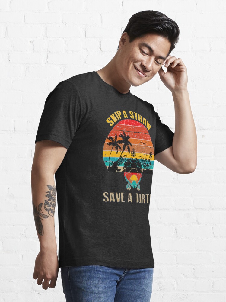 save a turtle straw' Men's T-Shirt