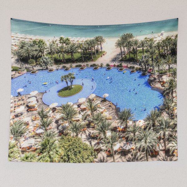 Artikelvorschau, Dubai Luxus-Swimmingpool entworfen und verkauft von Londonimages.