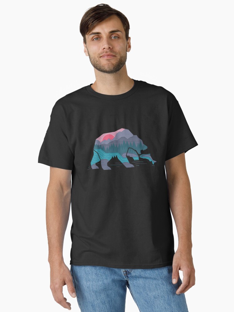 Imagen 1 de 7, Camiseta clásica con la obra Bear Country, diseñada y vendida por thepapercrane.