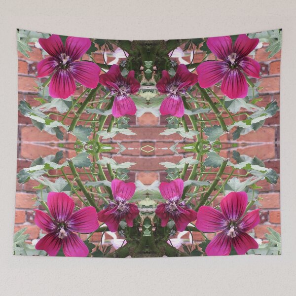 Artikelvorschau, Botanical Divine: Magenta Fusion verwandelt die von Sträflingen gebauten Mauern entworfen und verkauft von RoseAromas.