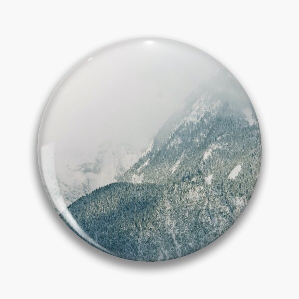 Artikelvorschau, Winter Mountain Woods entworfen und verkauft von Podmtp.