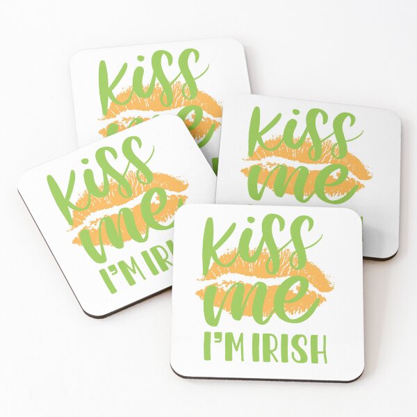 Aperçu de l'œuvre St Patrick day Embrasse-moi je suis irlandais créée et vendue par TheFlipRepublic.