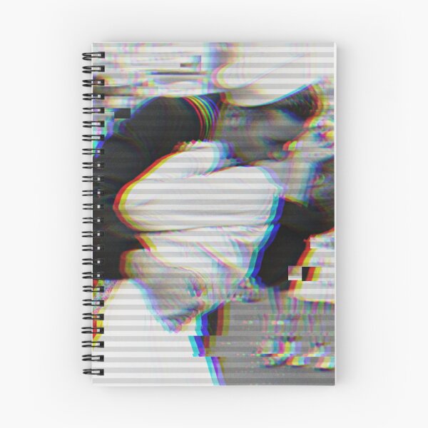 Aperçu de l'œuvre Effet Glitch sur la photo du baiser créée et vendue par PatyEmiko.
