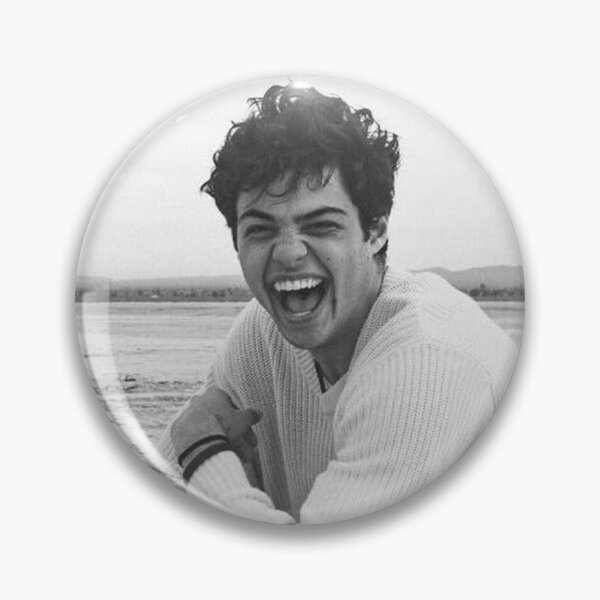 Artikelvorschau, Noah Centineo Peter Kavinsky Netflix Schauspieler entworfen und verkauft von Printeddesignz.