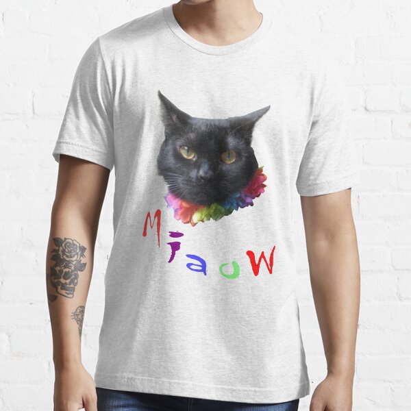 Oor wee cat Bella Essential T-Shirt