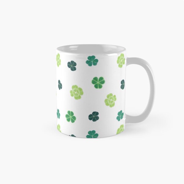 Aperçu de l'œuvre Clover Toss - White créée et vendue par HB Loves Crafts.