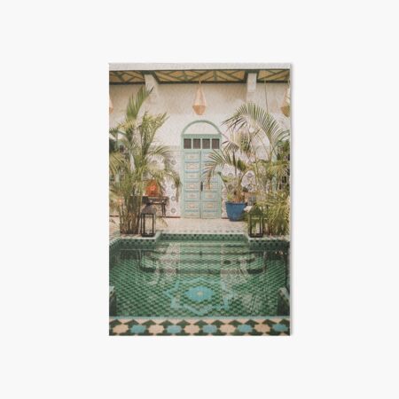 Aperçu de l'œuvre Riad coloré à Marrakech avec piscine créée et vendue par Morocco  Print.