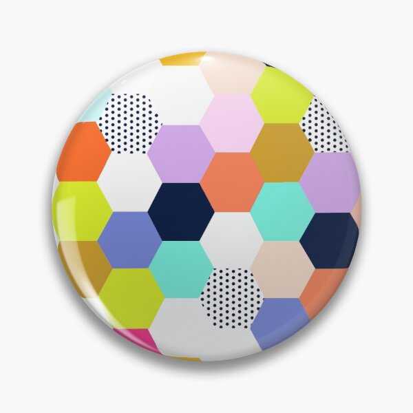 Artikelvorschau, Farbe Rainbow Hexagon Wholecloth Cheater Quilt entworfen und verkauft von The Artwerks.