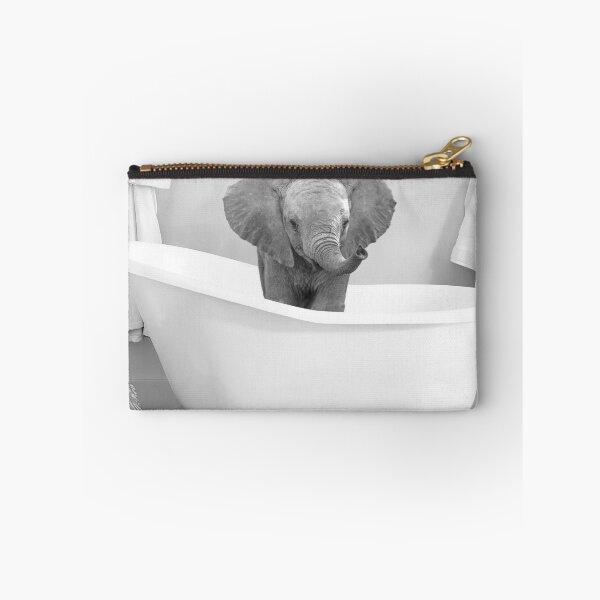 Artikelvorschau, Baby Elefant in der Badewanne entworfen und verkauft von RockyTopDesigns.