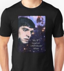 Mein B ist räumlich Slim Fit T-Shirt