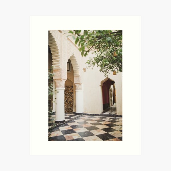 Aperçu de l'œuvre beau Riad dans la médina de Marrakech Maroc créée et vendue par Morocco  Print.