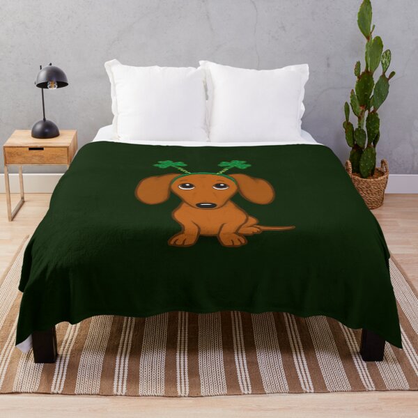 Vista previa del artículo con la obra «Perro del día de San Patricio | Divertido perro salchicha con forma de trébol | Lindo perro salchicha», diseñado y vendido por Jenn Inashvili.