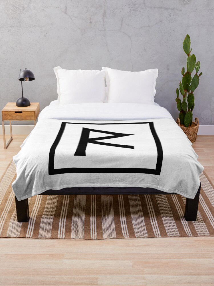 Aperçu 1 sur 6. Plaid avec l'œuvre Raidho Journey Norse Rune créée et vendue par HalpinDesign.