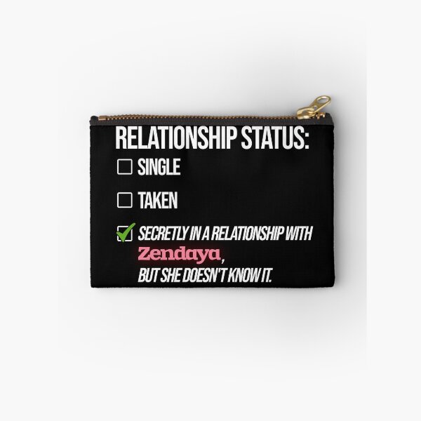 Aperçu de l'œuvre Relationship with Zendaya créée et vendue par 2Girls1Shirt.