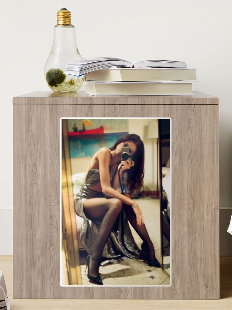 Pegatina for Sale con la obra «Zendaya con vestido de Malcolm