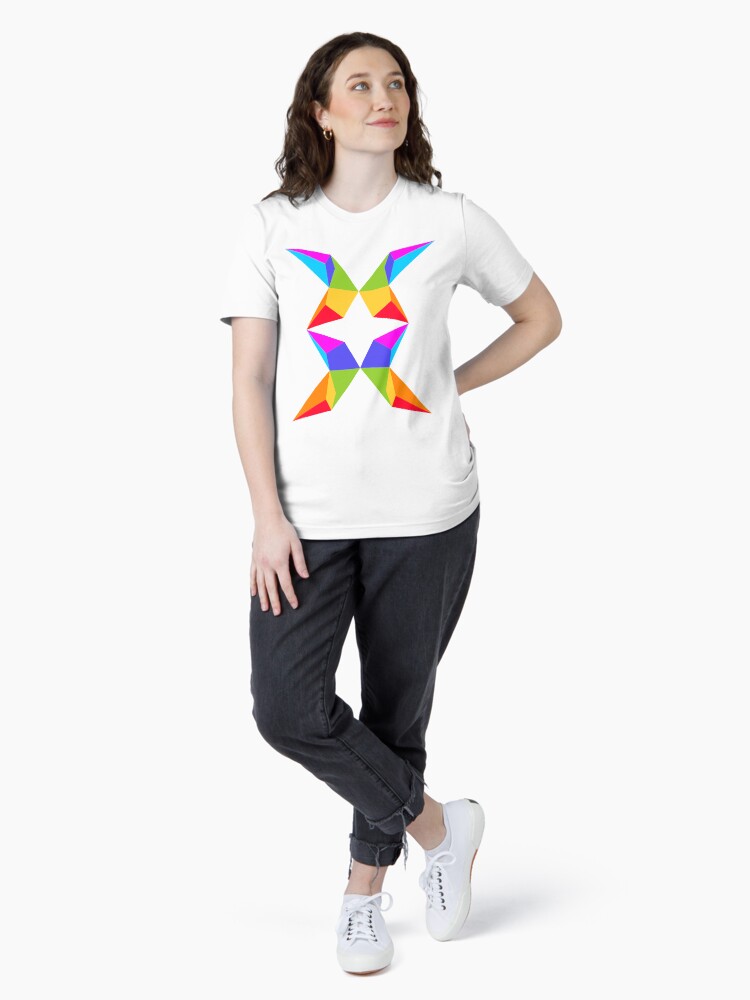 Imagen 4 de 7, Camiseta esencial con la obra Reflejo, diseñada y vendida por Riograf.