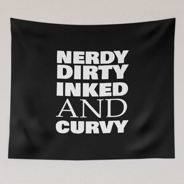 Artikelvorschau, Lustiges Nerdy Dirty Inked und Curvy fantastisches Design für alle großen Damen. entworfen und verkauft von thebaronart.