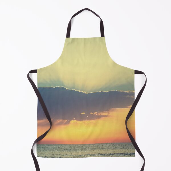 Artikelvorschau, Godly sunrise, shaded clouds, orange, yellow, blue aesthetic, beach side sunrise entworfen und verkauft von August-E.