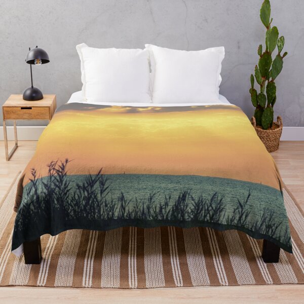 Artikelvorschau, Godly sunset, wild grass, shaded clouds, orange, yellow, blue aesthetic, beach side sunrise entworfen und verkauft von August-E.
