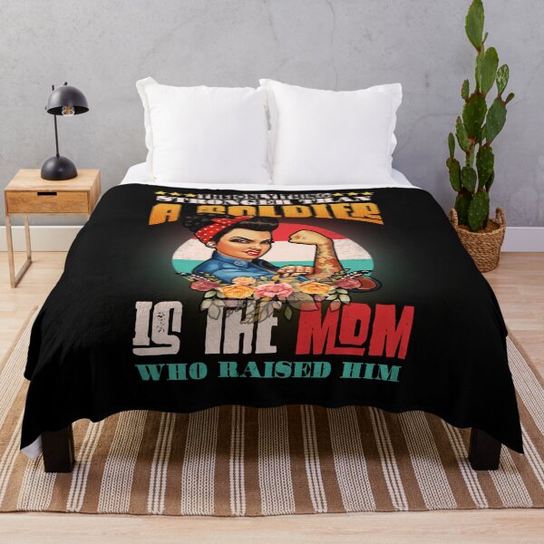 Item preview, Lo único más fuerte que un soldado es la mamá que crió designed and sold by BaseStore.