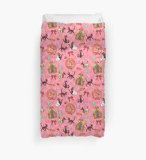 Kiki in pink Duvet Cover