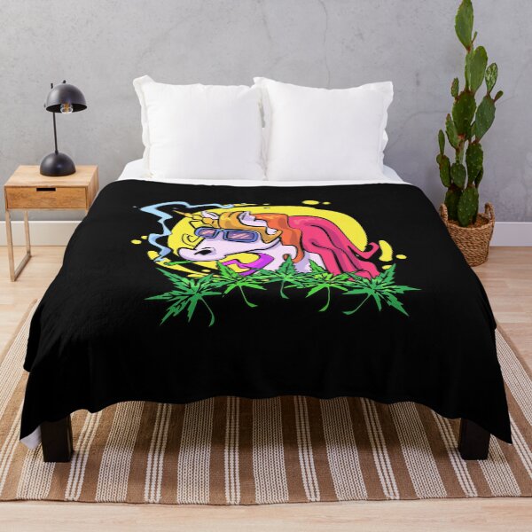 Item preview, Regalo para fumar marihuana de unicornio designed and sold by TTFMerch.