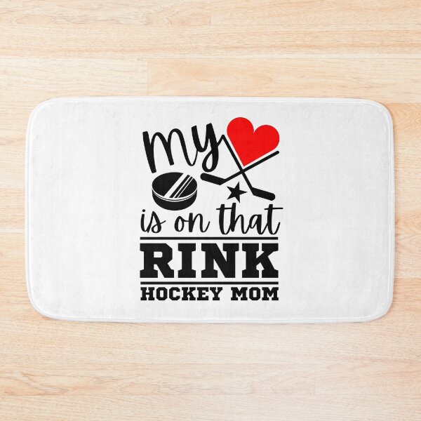 Artikelvorschau, Mein Herz ist auf dieser Eisbahn, Hockey Mom Shirt, lustiges Hockey T-Shirt, Hockey Mom T-Shirt, Hockey Mom Geschenk, Hockey Lovers T-Shirts, kurzärmliges Unisex T-Shirt. entworfen und verkauft von Babe3955.
