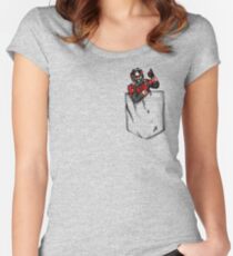 Camiseta entallada de cuello redondo Hombre hormiga en el bolsillo
