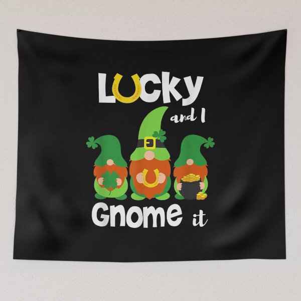 Aperçu de l'œuvre Chanceux et je le gnome drôle St Paddy Day Gnomes Shamrock créée et vendue par lolahomya.