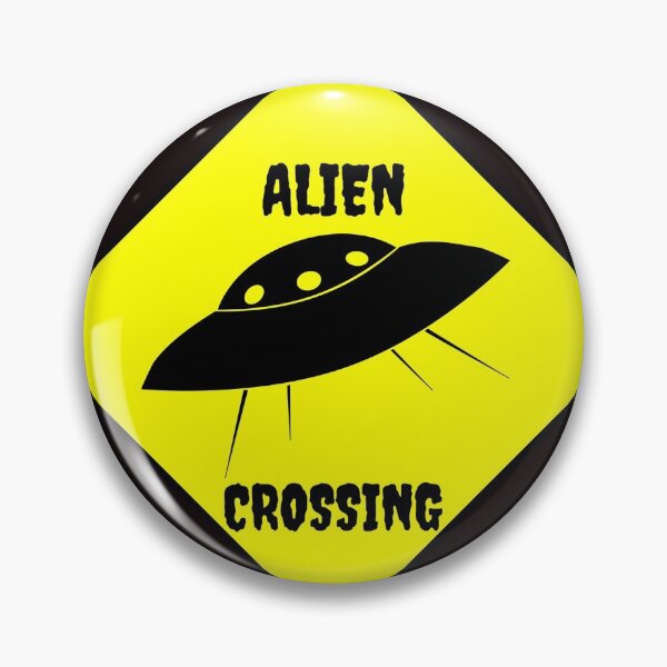Artikelvorschau, Alien Crossing Street Sign entworfen und verkauft von TeesbyGinyard.