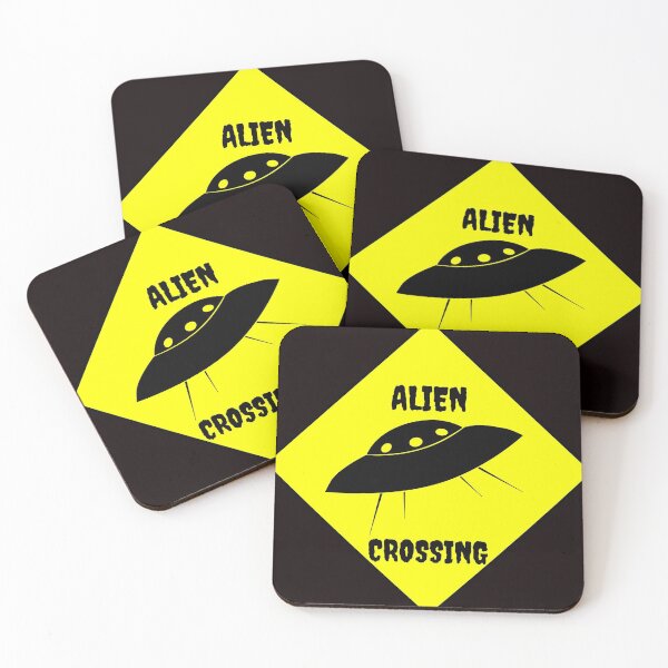 Artikelvorschau, Alien Crossing Street Sign entworfen und verkauft von TeesbyGinyard.