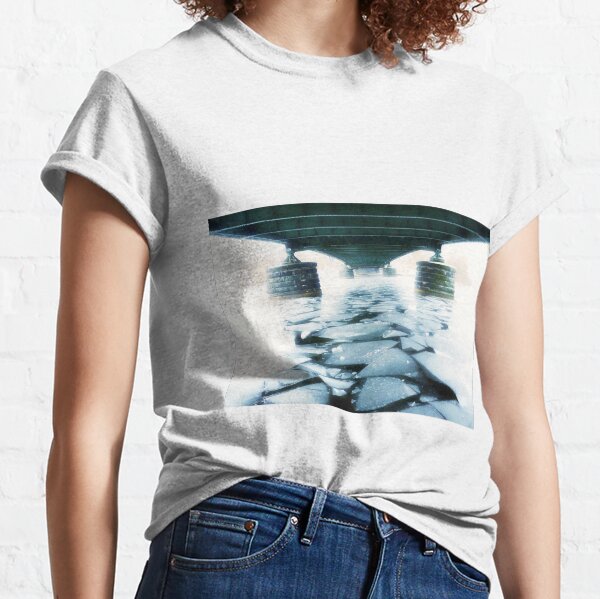 Die Sonderbrücke zwischen Potsdam und Berlin-Wannsee Classic T-Shirt