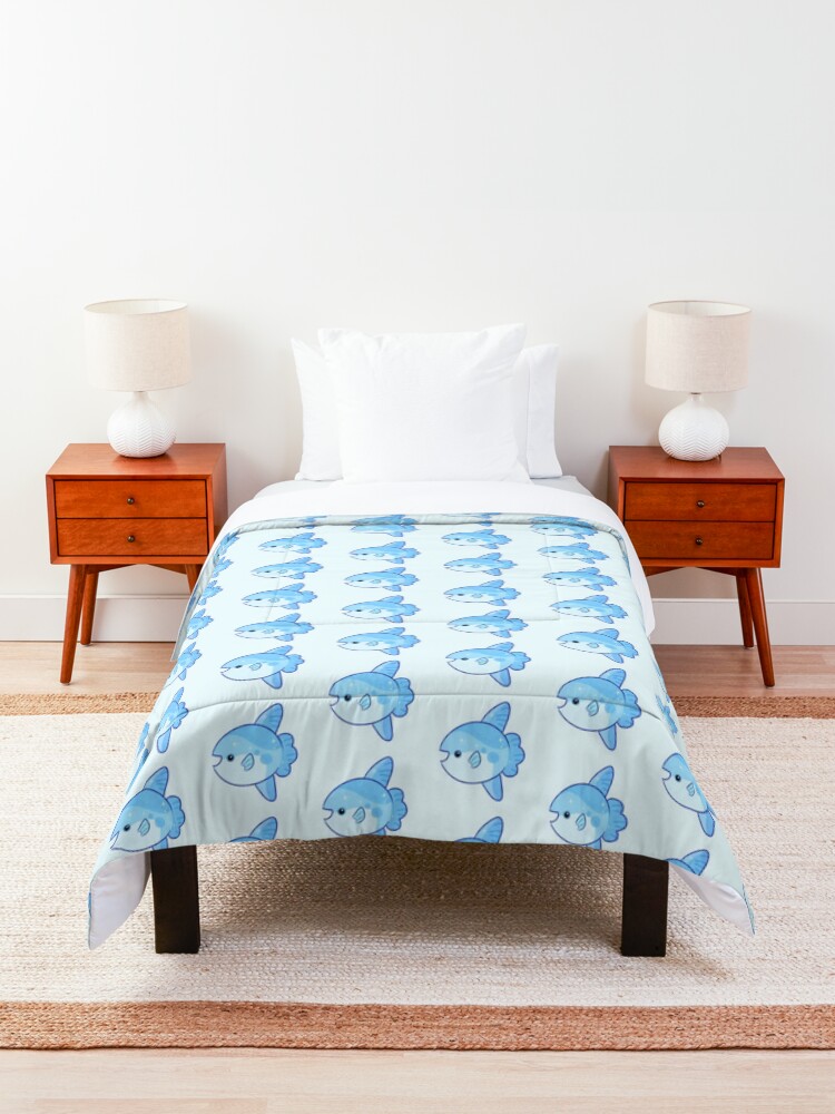 Alternate view of ¡Cómo mola el mola! (mola mola is cool) Comforter