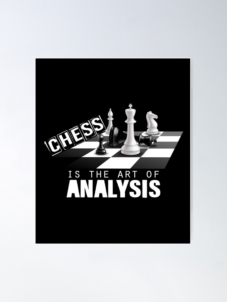 Medium Exclusive Analysis Chess Set with Case