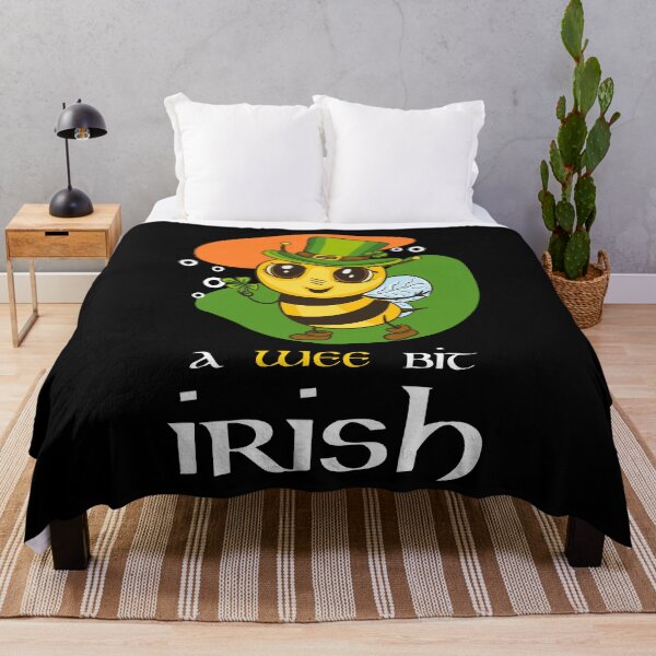 Aperçu de l'œuvre Irish Bee a Wee Bit Irish le jour de la St Paddys créée et vendue par Frosty1489.