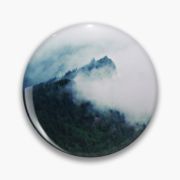 Aperçu de l'œuvre Mountain Mist créée et vendue par Leah Flores.