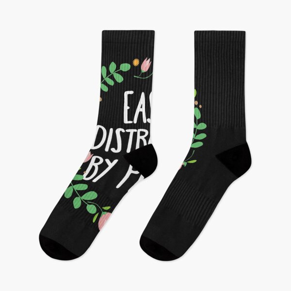 Aperçu de l'œuvre Cute Easily Distracted By Plants Gardening Gift T-Shirt créée et vendue par Lukifo-Proper.