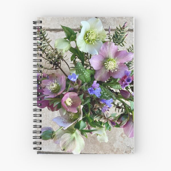 Aperçu de l'œuvre Hellébores et conception florale Hebe créée et vendue par MillaFlora.