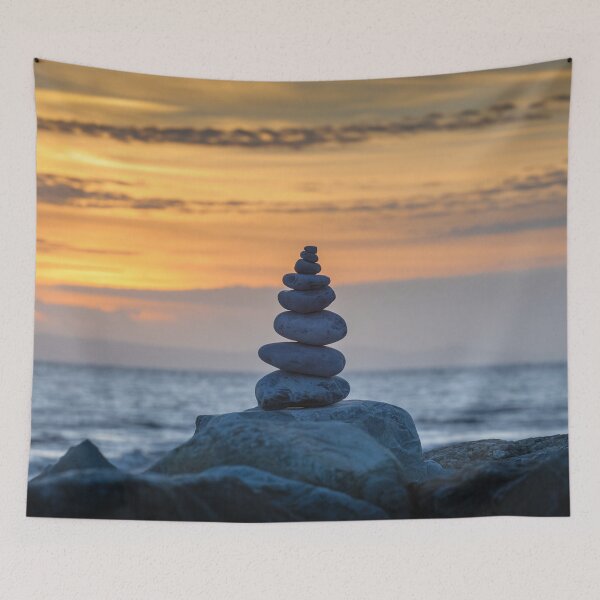 Aperçu de l'œuvre Pebble Tower at Sunset créée et vendue par heidipics.