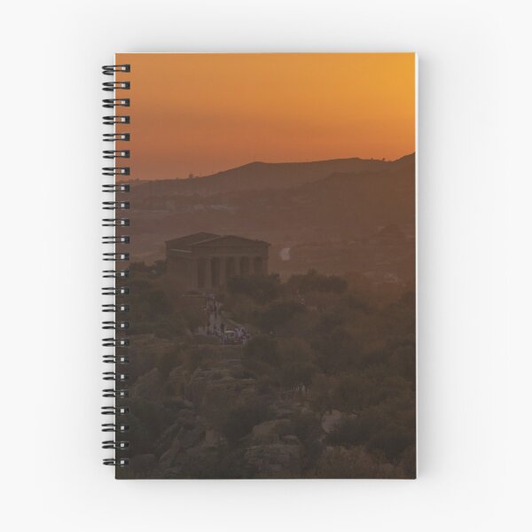 Aperçu de l'œuvre Vallée des Temples créée et vendue par danieledanph.