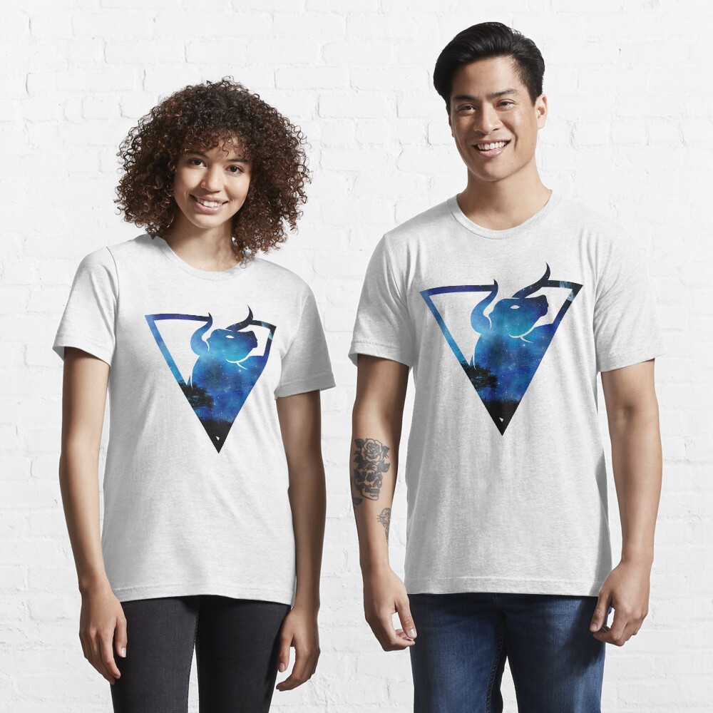 Vista previa del artículo con la obra «Camiseta esencial», diseñado y vendido por Riograf.