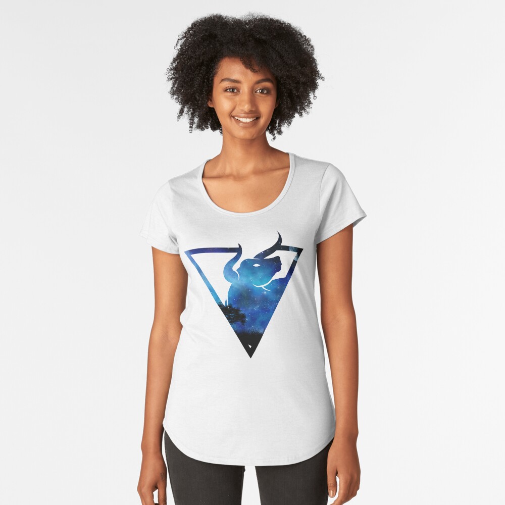 Vista previa del artículo con la obra «Camiseta premium de cuello ancho», diseñado y vendido por Riograf.