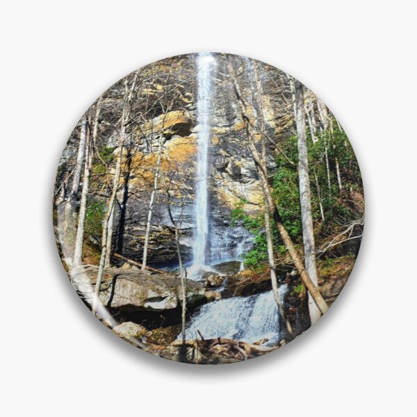 Artikelvorschau, Rainbow Falls im Jones Gap State Park South Carolina entworfen und verkauft von LisaWootenPhoto.
