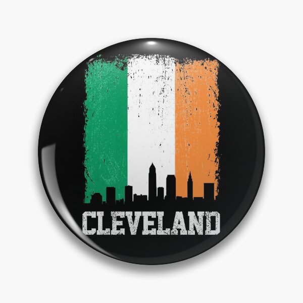 Artikelvorschau, Vintage Cleveland Irish Flag Skyline Stolz entworfen und verkauft von pixeljamz.