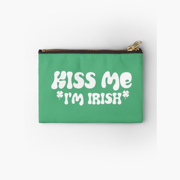 Artikelvorschau, Küss mich, ich bin irischer St. Patty's Day St. Patrick's Day Vierblättriges Kleeblatt-Glückshemd entworfen und verkauft von Jess P..
