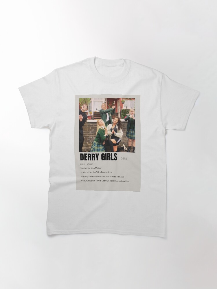 Imagen 3 de 7, Camiseta clásica con la obra chicas derry, diseñada y vendida por fakehala.