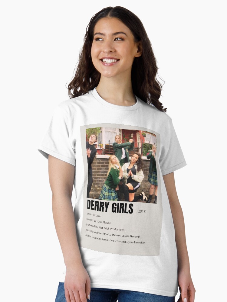 Imagen 2 de 7, Camiseta clásica con la obra chicas derry, diseñada y vendida por fakehala.