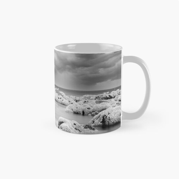 Item preview, Playa de Altona en marea baja, Melbourne, Victoria, Australia, en blanco y negro designed and sold by Dreamscape Eclectic .